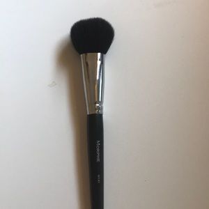 🍁Morphe M141 Brush - Price Firm